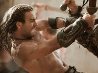 Многосерийная кинокартина акцентирует свое внимание на жизни гладиаторов, чье существование невозможно назвать простым. Spartak Bogi Areny 2011 Spartacus Gods Of The Arena Kadry Iz Filma Gollivudskie Filmy Kino Teatr Ru