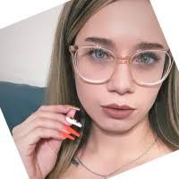 Julia Barrios's Instagram, Twitter & Facebook