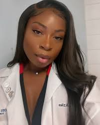 This moment speaks louder than any words. It's taken years of hard work,  sacrifice, and focus. Drop a 🙌 if you're manifesting your future white  coat moment! 📷: Uchechi A. (Current Student) #