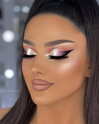 Lady: I love make-up added a new photo.