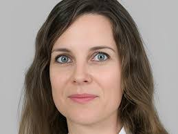 Caroline Hoffmann's Instagram, Twitter & Facebook