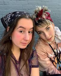 Frankie Seals's Instagram, Twitter & Facebook