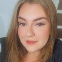 Julia Poli's Instagram, Twitter & Facebook