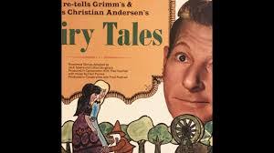 Kaye Snow's Instagram, Twitter & Facebook