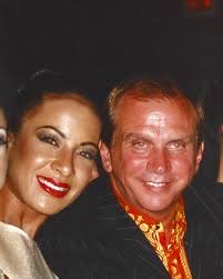 Jadira Bislick, Miss Curaçao (International) 1997, with Osmel Sousa  (@zardelabelleza), as guests at the 1997 Miss Aruba pageant