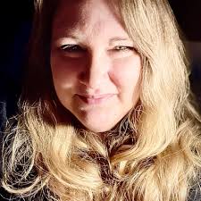 Can Hannah and Chad prove Delores' (Barbara Niven) innocence and save her  reputation? Alison Sweeney and Victor Webster star in the all new Pie to  Die for: A Hannah Swensen Mystery, starting