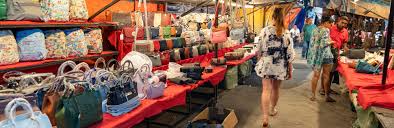 Kehidupan malam di batu feringghi berpusat pada night market atau pasar malam yang berdiri di sepanjang jalan batu ferringhi. Batu Ferringhi Night Market Penang Malaysia Photos Map Tips For 2021