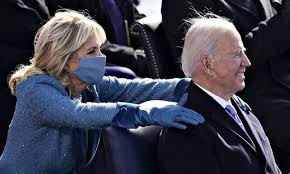 Tijdens de inauguratie van joe biden, woensdag in washington, schijnt hoogstwaarschijnlijk de zon en is het ook niet heel koud. 9irbueyesd9apm