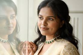 Here we are customising a polki choker/necklace for our dear client  Aradhana. . . . . As most brides who approaches us, Aradhana wanted a  classic minimalist set that is ever so