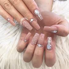 Caratlane has the latest jewellery that starts from 2 gram and can weigh up to 30 grams. Pin By ð'ð­ðžð©ð¡ðšð§ð¢ðž ð‹ðšðŒð¨ð§ð¢ðœðš On Õ© É' I Õ² Õ¥ Ò½ Õª Quinceanera Nails Nails Design With Rhinestones Rhinestone Nails