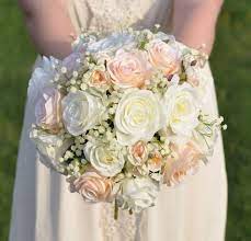 Peach And Ivory Rose Bouquet With Babies Breath And Small Peach Roses Mixed In Silk Flower Bouquet By Holly S Wedding Fl Hochzeitsblumen Brautstrauss Hochzeit