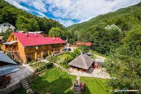 Casa mimi siriu este situata la jumatatea distantei dintre buzau si brasov pe dn10 la km 77. Cazare Siriu 6 Oferte De Cazare Romania Turistica Ro