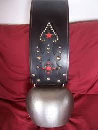 Trouvez cloches dans acheter et vendre | achetez et vendez des articles localement à québec. Vente De Cloche De Vache Sonnette Collier Courroie Et Cuir Decore Pour Vache