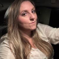 Melissa Dean's Instagram, Twitter & Facebook