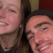 Darrin Austin's Instagram, Twitter & Facebook