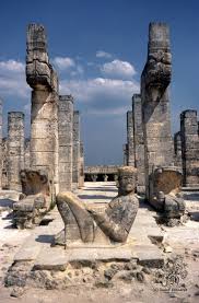 Uzivatel Arcos Archaeology And Cosmos Na Twitteru Chichen Itza Warrior Temple With Chac Mool In The Foreground And Snake Columns Typical Motifs Of Toltec Art Not Of The Maya