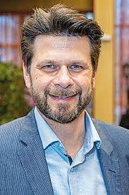 Alfred Kirst's Instagram, Twitter & Facebook