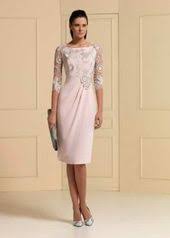 Abiti da cerimonia collezione 2021, abiti da cerimonia mamma e figlia abiti da sposa mamma e figlia coordinati colore grigio fatto in tulle e raso scollo a spalle scoperte decorazioni di pizzo applicato e fiocco. 390 Idee Su La Madre Della Sposa O Dello Sposo Nel 2021 Abiti Madre Della Sposa Sposo