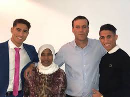 Jul 02, 2021 · dans le top 3, on retrouve derrière le marocain, ahmed hassan kouka (34,74%) de l'olympiakos et le joueur d'aris, luca sacha qui a récolté 4,5% des votes. Achraf Hakimi Fans Facebook