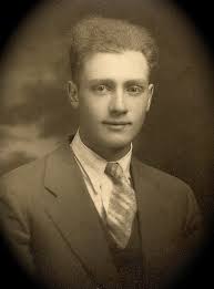 Grandpa's cousin Ruth seems to show up often in photos being shared so here  are the cousins that were a major part of my childhood family's lives.  Otis, Ruth, Earl, Helen, Hazel,