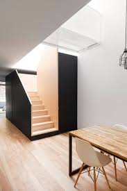 La Maison Saint Christophe Transformation Majeure D Un Duplex En Maison Unifamiliale Pour Une Jeune Famille Du Plateau Mont Royal Maison Unifamiliale La Shed Architecture Idees Escalier