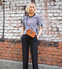 Für dickes haar ist die kombination des gestuften bobs und des angeschnittenen nackens einfach perfekt. Frisuren Fur Feines Haare Schnitte Styling Tolle Looks Brigitte De