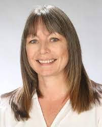 Julianne Walker's Instagram, Twitter & Facebook