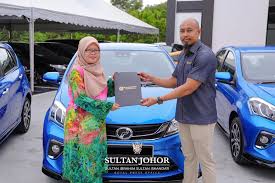 Mornink blues seals 8 okt. Sultan Johor Kurnia Kereta Myvi Kepada 10 Jururawat Wad Diraja Hsa Buzzkini