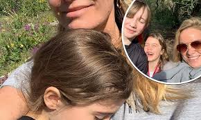 Also guest appearances from mero. Tamzin Outhwaite Details The Struggles Of Motherhood During The Lockdown Daily Mail Online
