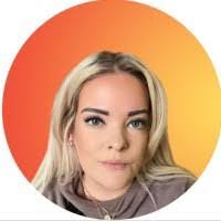 Aileen Baez's Instagram, Twitter & Facebook