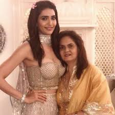 Karishma Tanna Family Biography Boyfriend Tv Shows Movies More 13:57 pizza delivery boy acquires a big tip 77%. karishma tanna family biography