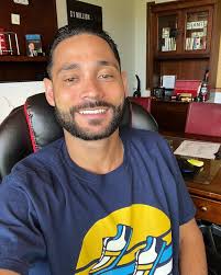 Happy Friday IG. Hope everyone has a great weekend 🤙🏽