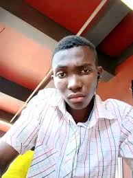 Who told you that my mum is dead ? In case you missed this 👇 Robbie  Chitambo responds to Miles Sampa I didn't apologize to tell you to continue  that project but