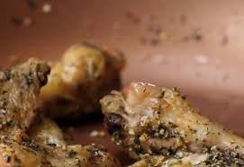 Ailes De Poulet Aux Herbes Cuisson Four Pour Accompagner Votre Plat Ailes De Poulet Recettes De Cuisine Recette De Cuisine Rapide