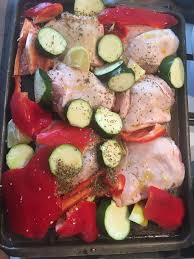 Hauts De Cuisse De Poulet Rotis Et Ses Legumes En 2020 Cuisses De Poulet Cuisse De Poulet Roti Poulet Roti