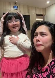 Toni Harvey's Instagram, Twitter & Facebook