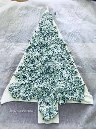 L'albero di natale di pasta sfoglia è nato dopo aver visto l'albero di girelle di mysia, siccome ho la passione di trasformare il cibo in fiore mi è venuta subito voglia di rifarlo a forma di rosa; Albero Di Natale Di Pasta Sfoglia Queen S Kitchen