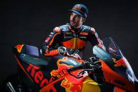 To celebrate the 1st portuguese in the moto gp we created a 3d helmet that will have selfies&messages of support. Miguel Oliveira 88 Official Website