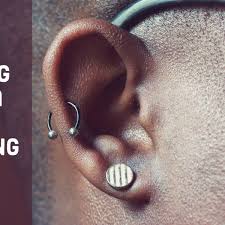 As a body piercer, these are my top tips and tricks to take off and put on the balls of your piercing jewelry. How To Care For A Helix Or Forward Helix Piercing Tatring