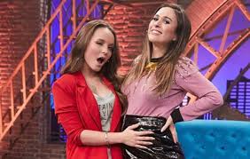 Tatá werneck, cunoscut(ă) pentru toc: Tata Werneck Passa Mal E E Ajudada Por Larissa Manoela Nos Bastidores Ofuxico