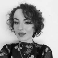 Roxanne Metcalf's Instagram, Twitter & Facebook