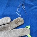 Make Your Own DIY Touch Screen-Friendly Gloves