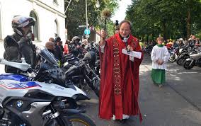 Was ist ihrer meinung nach im religionsunterricht gefragt? Hass Im Netz Nach Hochzeit Von Patrick Lindner