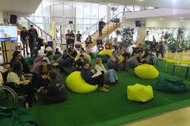 Excelent amenities, great location, helpful and knowlegeable staff. Startarium Antreprenor In Piatra NeamÈ Povestea Rubik Hub