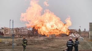 Un incendiu a izbucnit la o construcție aflată la ieşirea din localitatea ciuperceni spre livada (satu mare), pe 21 februarie. Incendiul De La Sonda De Gaz Din Satu Mare Este Nestins Din 17 Decembrie Unde S A Ajuns Cu Strategia De IntervenÈii