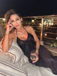 She is an actress, known for un natale al sud (2016), about love (2015) and natale. Anna Tatangelo In Un Sensuale Total Black A Sorrento Il Like Di Nino D Angelo Positanonews