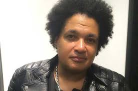 Yon pwomotè ak tout staff li ronfle ALAN CAVE anba kou pou yon diskisyon  lajan