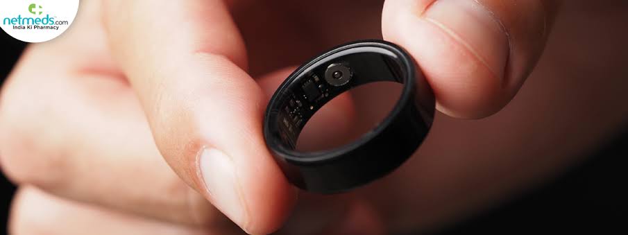 Internal micro-sensors inside a titanium biometric smart ring, généré par IA