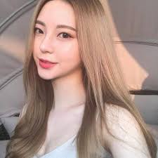 Daftar harga cat rambut baru dan bekas termurah 2021 di indonesia. 6 Warna Rambut Cokelat Yang Tren Di Tahun 2020 Womantalk Com Line Today