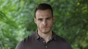 Aynen aynen isimli dizi de kerem bursin, nilperi şahinkaya ile kamera karşısına geçmişti. Sen Cal Kapimi Reinvents The Rom Com Genre Through A Cleverly Executed Plot Turkish Series News Dizilah